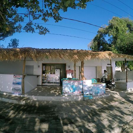 Mango Homestay Секотонг Экстерьер фото
